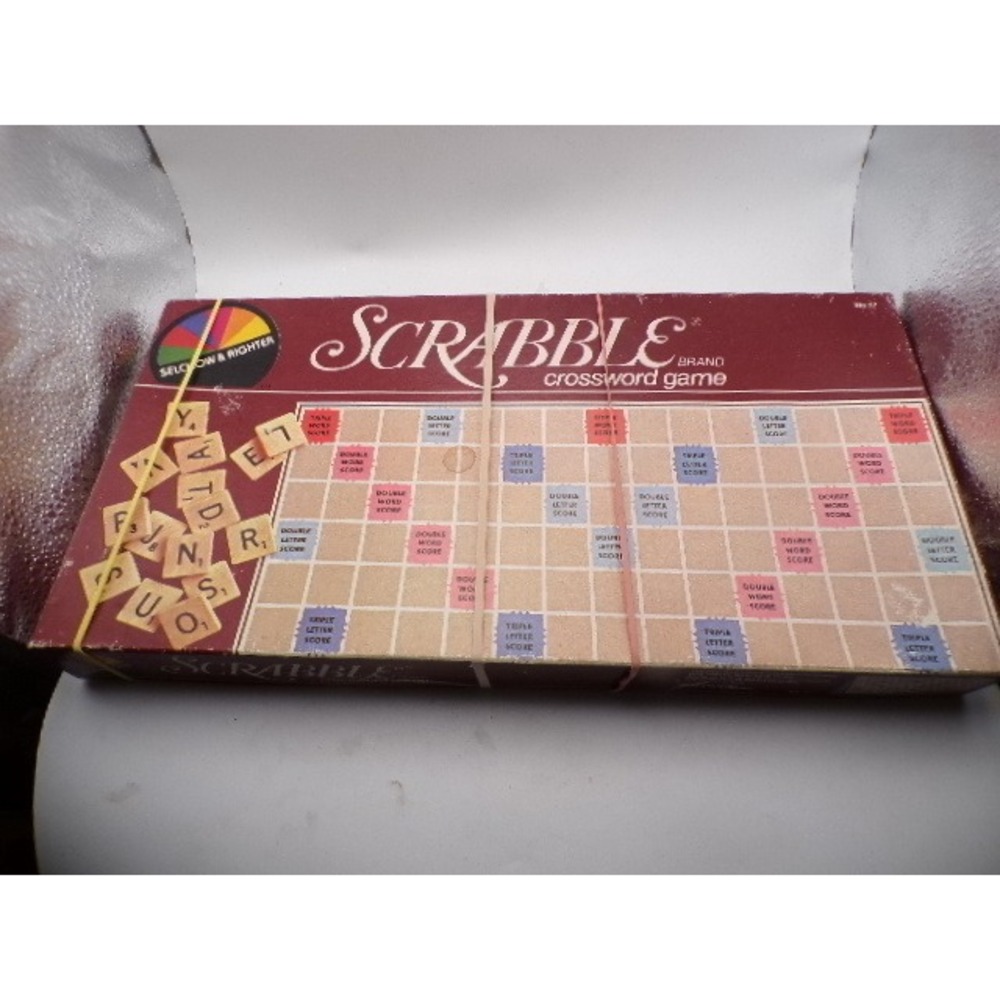 Vintage Scrabble Brand Crossword Game Selchow & Righter No 17 Maroon Box 1982